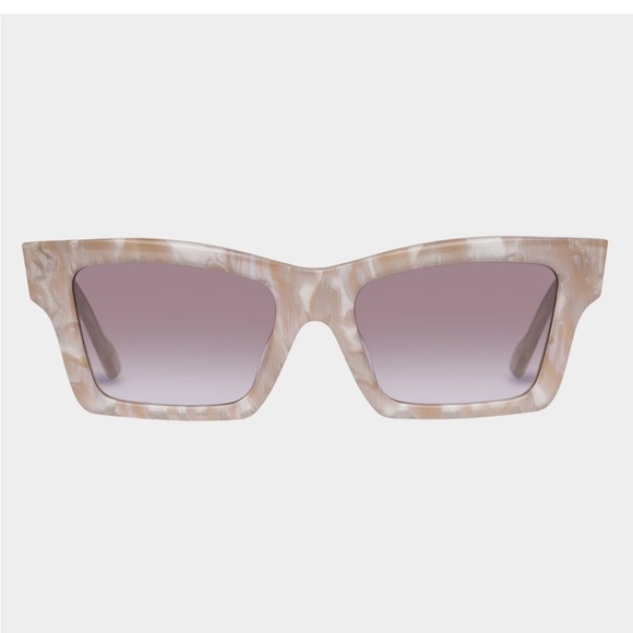 LE SPECS SUNGLASSES HERO ALT FIT  IN GOLD SEASHELL main image 5